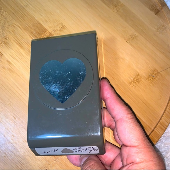 Stampin Up! Full Heart Paper Punch Valentines Day Crafts Love Cards Scrapbook - Picture 1 of 3